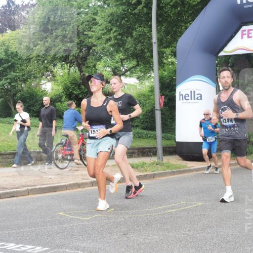 29.06.2025 - hella hamburg halbmarathon KatJ http://msf.ph/oto/8297064 29.06.2025 10:42:55 Zwischen KM18-KM19 2034, 4249, 5643, 5721, 8311, 8639 meine-sportfotos.de
