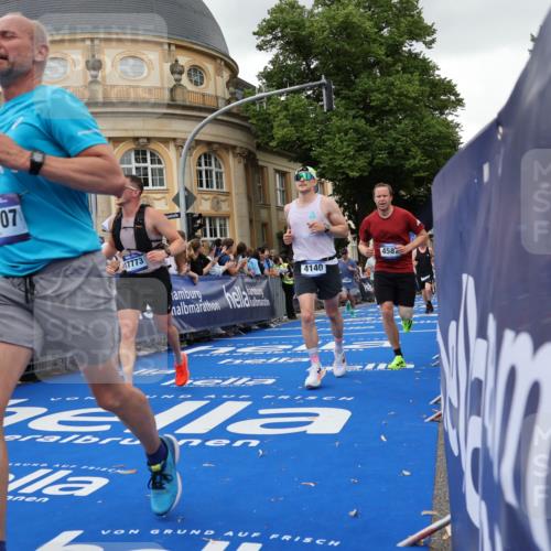 29.06.2025 - hella hamburg halbmarathon Strokosch-Dieckow http://msf.ph/oto/8297082 29.06.2025 10:52:22 Ziel 3715, 4140, 4419, 4587, 6164, 7178, 7232, 7896, 8371, 8661, 9074, 9145, 9876, 11791, 13015, 13211, 13707, 14561, 15144, 15446, 15980, 17773, 17997 meine-sportfotos.de