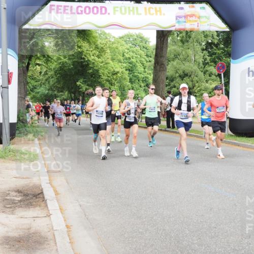 29.06.2025 - hella hamburg halbmarathon MichiJ http://msf.ph/oto/8297092 29.06.2025 10:34:20 Zwischen KM18-KM19 2623, 2842, 4345, 6388, 6532, 7056, 8564, 8577, 10211, 11094, 11125, 12277, 13630, 14804, 15206, 15563, 15900, 16081, 16819 meine-sportfotos.de