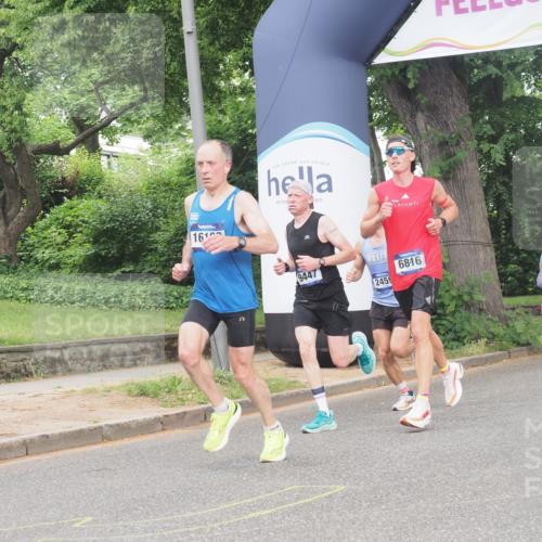 29.06.2025 - hella hamburg halbmarathon KatJ http://msf.ph/oto/8297183 29.06.2025 10:13:36 Zwischen KM18-KM19 2459, 6699, 6816 meine-sportfotos.de