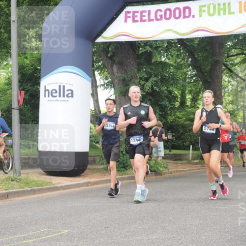 29.06.2025 - hella hamburg halbmarathon KatJ http://msf.ph/oto/8297250 29.06.2025 10:42:58 Zwischen KM18-KM19 2034, 4249, 5721, 5744 meine-sportfotos.de