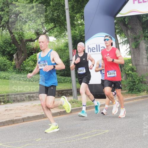 29.06.2025 - hella hamburg halbmarathon KatJ http://msf.ph/oto/8297283 29.06.2025 10:13:37 Zwischen KM18-KM19 2459, 6699, 6816 meine-sportfotos.de