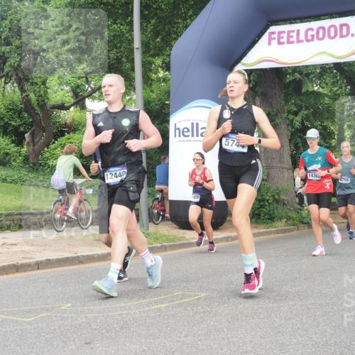 29.06.2025 - hella hamburg halbmarathon KatJ http://msf.ph/oto/8297388 29.06.2025 10:42:59 Zwischen KM18-KM19 2034, 4249, 5721, 5744 meine-sportfotos.de