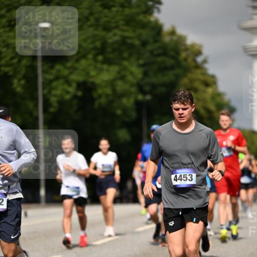 29.06.2025 - hella hamburg halbmarathon Dr. Thomas Lammeyer http://msf.ph/oto/8297417 29.06.2025 10:16:20 Kennedybrücke 1249, 1610, 1785, 1850, 1851, 2963, 2964, 3182, 3248, 3262, 3363, 4453, 4499, 5150, 5166, 5176, 6822, 6871, 7014, 7907, 8206, 8207, 8917, 8971, 9253, 9428, 10067, 10402, 10685, 11025 meine-sportfotos.de