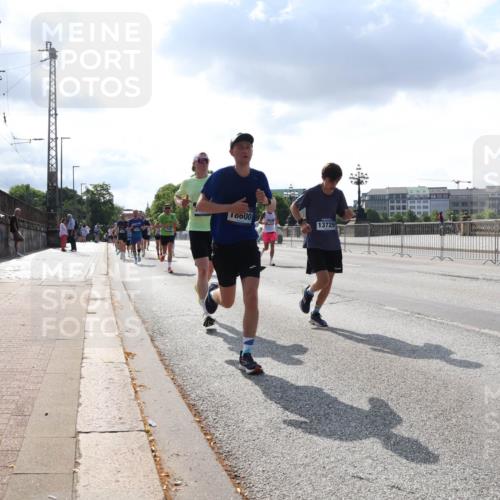 29.06.2025 - hella hamburg halbmarathon Lena Gebhardt http://msf.ph/oto/8297428 29.06.2025 09:46:49 Lombardsbrücke 10000, 13729, 1053, 1344, 1396, 1411, 1577, 1889, 2243, 3005, 4477, 4944, 5048, 5152, 5193, 5660, 6683, 7080, 7466, 7534, 7622, 7628, 7867, 7901, 8312, 8323, 8784, 8864, 10298, 10477, 10865, 10927, 10929, 11230, 11304, 11661, 11898, 12447, 12899, 12987, 13199, 13252, 13493, 13494, 13617, 13729, 13771, 13961, 14069, 14310, 14385, 15902, 16065, 16140, 16243, 16811, 16931, 16957 meine-sportfotos.de