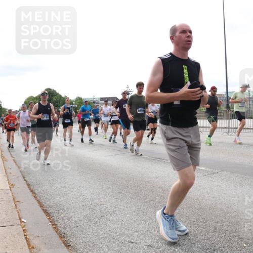 29.06.2025 - hella hamburg halbmarathon Lena Gebhardt http://msf.ph/oto/8297442 29.06.2025 10:21:36 Lombardsbrücke 103, 10921, 4, 9499, 1401, 1028, 1072, 1158, 1191, 1250, 1266, 1401, 1658, 1668, 1958, 2172, 2271, 2315, 2353, 2529, 2635, 2815, 2956, 2986, 3122, 3770, 3817, 3825, 3826, 3995, 4289, 4375, 4376, 4697, 4786, 5122, 5373, 5395, 5412, 5493, 5759, 5957, 6086, 6103, 6475, 6805, 6844, 7075, 7375, 7522, 7553, 7612, 7672, 7781, 8095, 8286, 8715, 8844, 8896, 8959, 9100, 9369, 9483, 9499, 9501, 9532, 9624, 10374, 10874, 11698 meine-sportfotos.de