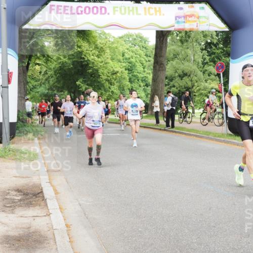 29.06.2025 - hella hamburg halbmarathon MichiJ http://msf.ph/oto/8297549 29.06.2025 10:34:23 Zwischen KM18-KM19 1070, 2623, 6532, 7056, 8564, 10208, 10211, 11125, 12277, 13630, 16475, 17332, 18211 meine-sportfotos.de