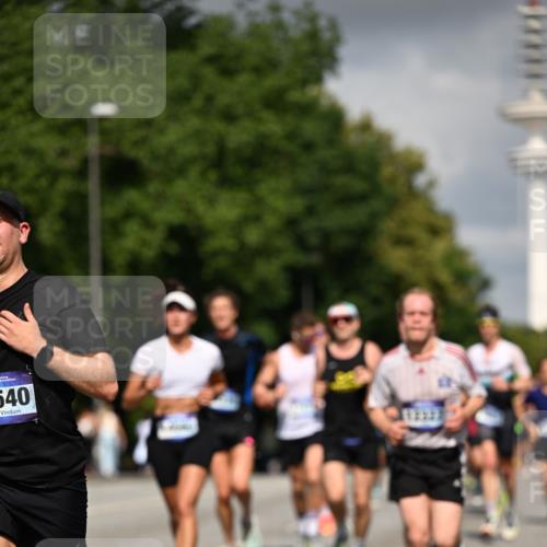29.06.2025 - hella hamburg halbmarathon Dr. Thomas Lammeyer http://msf.ph/oto/8297600 29.06.2025 09:53:42 Kennedybrücke 1615, 1675, 1688, 1803, 2415, 2568, 2826, 3332, 3530, 4398, 4528, 4823, 5409, 5436, 5791, 5803, 6458, 6529, 6682, 7495, 7774, 7796, 8450, 8629, 8925, 9017, 9294, 9302, 9711, 9979, 10218, 10894, 10922, 11379 meine-sportfotos.de