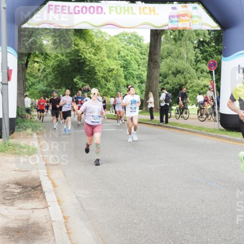 29.06.2025 - hella hamburg halbmarathon MichiJ http://msf.ph/oto/8297602 29.06.2025 10:34:23 Zwischen KM18-KM19 1070, 2623, 6532, 7056, 8564, 10208, 10211, 11125, 12277, 13630, 16475, 17332, 18211 meine-sportfotos.de