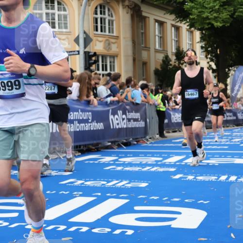 29.06.2025 - hella hamburg halbmarathon Strokosch-Dieckow http://msf.ph/oto/8297784 29.06.2025 10:52:45 Ziel 1257, 1258, 1657, 2287, 2346, 2444, 2814, 2910, 3999, 4557, 4558, 5077, 5116, 5169, 5194, 7475, 8172, 8720, 8955, 9065, 9163, 9869, 10115, 10811, 11217, 11459, 11992, 12482, 14122, 14198, 14286, 14805, 16467, 17198, 18331, 19244 meine-sportfotos.de