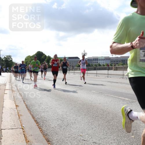 29.06.2025 - hella hamburg halbmarathon Lena Gebhardt http://msf.ph/oto/8297794 29.06.2025 09:46:51 Lombardsbrücke 16881, 18357, 8323, 7622, 1053, 1344, 1396, 1411, 1577, 1889, 2243, 3005, 4477, 4944, 5048, 5152, 5193, 5660, 6683, 7080, 7466, 7534, 7622, 7628, 7867, 8312, 8323, 8784, 9519, 10298, 10477, 10865, 10927, 10929, 11055, 11230, 11304, 11661, 11898, 12204, 12447, 12899, 12987, 13148, 13199, 13493, 13494, 13617, 13729, 13771, 13961, 13991, 14069, 14310, 14385, 15902, 16065, 16140, 16243, 16811, 16931, 16957 meine-sportfotos.de