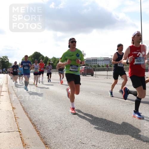 29.06.2025 - hella hamburg halbmarathon Lena Gebhardt http://msf.ph/oto/8297842 29.06.2025 09:46:52 Lombardsbrücke 16417, 1053, 8323, 16881, 18357, 1577, 1053, 1344, 1396, 1411, 1577, 1889, 2243, 2563, 3005, 4477, 4944, 5048, 5152, 5193, 5660, 6683, 7080, 7466, 7534, 7622, 7628, 7867, 8312, 8323, 8784, 9519, 10298, 10477, 10865, 10927, 10929, 11055, 11230, 11304, 11661, 11898, 12204, 12447, 12899, 12987, 13148, 13199, 13493, 13494, 13729, 13771, 13961, 13991, 14069, 14310, 14385, 15902, 16065, 16140, 16243, 16811, 16957 meine-sportfotos.de