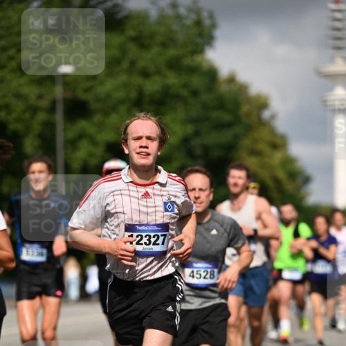 29.06.2025 - hella hamburg halbmarathon Dr. Thomas Lammeyer http://msf.ph/oto/8297914 29.06.2025 09:53:44 Kennedybrücke 1615, 1675, 1688, 1803, 2415, 2568, 2826, 3332, 3530, 4398, 4528, 4823, 5409, 5436, 5791, 5803, 6458, 6529, 6649, 6682, 7495, 7774, 7796, 8450, 8629, 8925, 9017, 9116, 9294, 9302, 9711, 9979, 10218, 10894, 10922, 11379 meine-sportfotos.de
