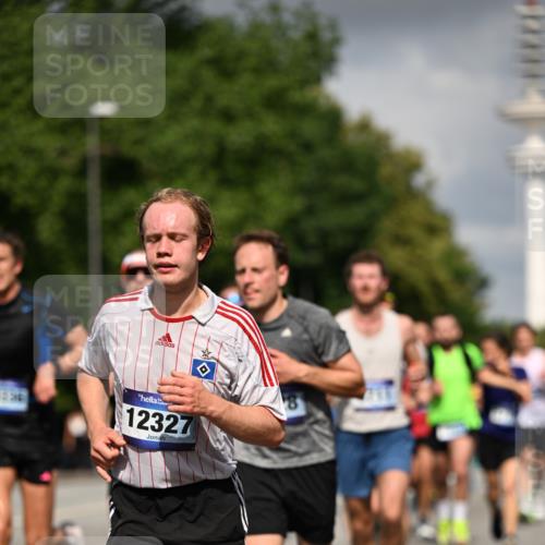 29.06.2025 - hella hamburg halbmarathon Dr. Thomas Lammeyer http://msf.ph/oto/8297927 29.06.2025 09:53:44 Kennedybrücke 1615, 1675, 1688, 1803, 2415, 2568, 2826, 3332, 3530, 4398, 4528, 4823, 5409, 5436, 5791, 5803, 6458, 6529, 6649, 6682, 7495, 7774, 7796, 8450, 8629, 8925, 9017, 9116, 9294, 9302, 9711, 9979, 10218, 10894, 10922, 11379 meine-sportfotos.de