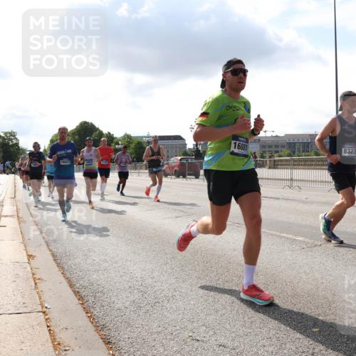 29.06.2025 - hella hamburg halbmarathon Lena Gebhardt http://msf.ph/oto/8297946 29.06.2025 09:46:53 Lombardsbrücke 16417, 1053, 5193, 16881, 8323, 1053, 1344, 1396, 1411, 1577, 1889, 2243, 2563, 3005, 3790, 3935, 4477, 4944, 5048, 5152, 5193, 5660, 6683, 7080, 7466, 7622, 7628, 7867, 8312, 8323, 8784, 9519, 10298, 10477, 10927, 10929, 11055, 11230, 11304, 11370, 11661, 11898, 12204, 12447, 12899, 12987, 13148, 13199, 13493, 13494, 13729, 13771, 13961, 13991, 14069, 14310, 14385, 15902, 16065, 16140, 16243, 16811, 16957 meine-sportfotos.de