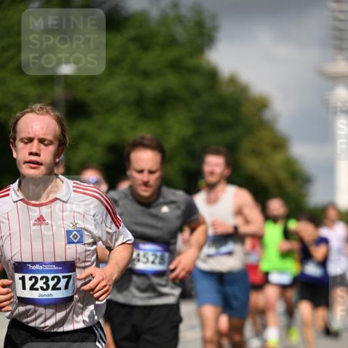 29.06.2025 - hella hamburg halbmarathon Dr. Thomas Lammeyer http://msf.ph/oto/8297955 29.06.2025 09:53:45 Kennedybrücke 1615, 1675, 1688, 1803, 1882, 2415, 2568, 2826, 3332, 3530, 4398, 4528, 4823, 5409, 5436, 5745, 5791, 5803, 6458, 6529, 6649, 6682, 7495, 7774, 8450, 8629, 8925, 9017, 9116, 9294, 9302, 9711, 9979, 10218, 10894, 10922, 11379 meine-sportfotos.de