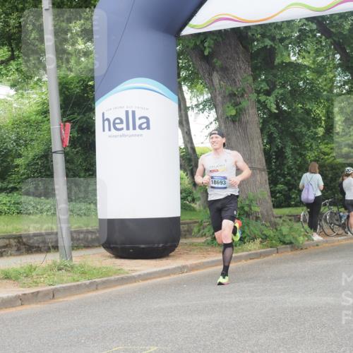 29.06.2025 - hella hamburg halbmarathon KatJ http://msf.ph/oto/8297976 29.06.2025 10:13:41 Zwischen KM18-KM19 2459, 6816 meine-sportfotos.de