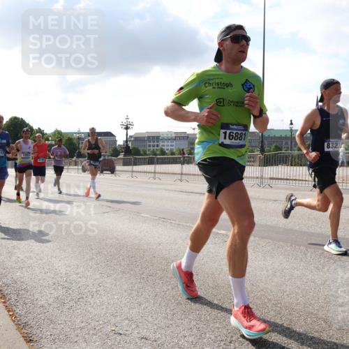 29.06.2025 - hella hamburg halbmarathon Lena Gebhardt http://msf.ph/oto/8297995 29.06.2025 09:46:53 Lombardsbrücke 16417, 1053, 14899, 5193, 7867, 16881, 8323, 157, 1053, 1344, 1396, 1411, 1577, 1889, 2243, 2563, 3005, 3790, 3935, 4477, 4944, 5048, 5152, 5193, 5660, 6683, 7080, 7466, 7622, 7628, 7867, 8312, 8323, 8784, 9519, 10298, 10477, 10927, 10929, 11055, 11230, 11304, 11370, 11661, 11898, 12204, 12447, 12899, 12987, 13148, 13199, 13493, 13494, 13729, 13771, 13961, 13991, 14069, 14310, 14385, 15902, 16065, 16140, 16243, 16811, 16957 meine-sportfotos.de