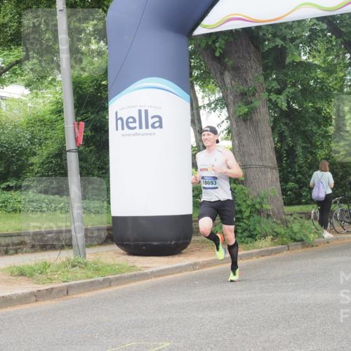 29.06.2025 - hella hamburg halbmarathon KatJ http://msf.ph/oto/8298012 29.06.2025 10:13:41 Zwischen KM18-KM19 2459, 6816 meine-sportfotos.de