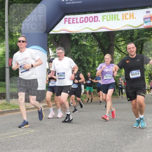 29.06.2025 - hella hamburg halbmarathon KatJ http://msf.ph/oto/8298031 29.06.2025 10:43:03 Zwischen KM18-KM19 5744, 6759, 6924 meine-sportfotos.de