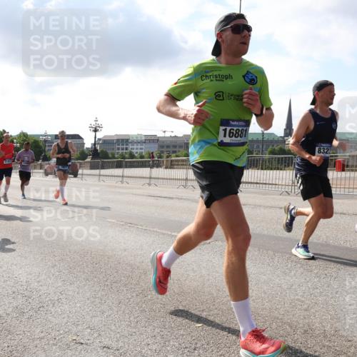 29.06.2025 - hella hamburg halbmarathon Lena Gebhardt http://msf.ph/oto/8298057 29.06.2025 09:46:53 Lombardsbrücke 16417, 1053, 5193, 189, 7887, 16881, 8323, 157, 1053, 1344, 1396, 1411, 1577, 1889, 2243, 2563, 3005, 3790, 3935, 4477, 4944, 5048, 5152, 5193, 5660, 6683, 7080, 7466, 7622, 7628, 7867, 8312, 8323, 8784, 9519, 10298, 10477, 10927, 10929, 11055, 11230, 11304, 11370, 11661, 11898, 12204, 12447, 12899, 12987, 13148, 13199, 13493, 13494, 13729, 13771, 13961, 13991, 14069, 14310, 14385, 15902, 16065, 16140, 16243, 16811, 16957 meine-sportfotos.de