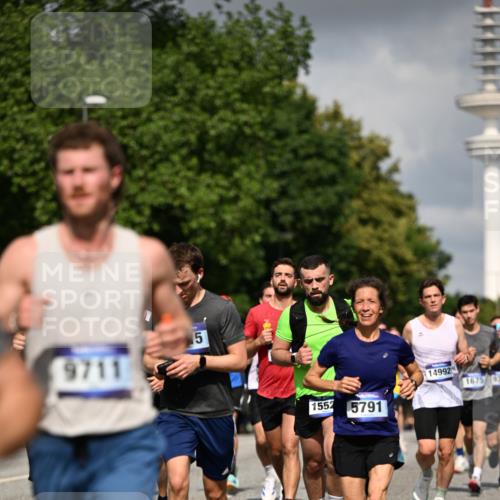 29.06.2025 - hella hamburg halbmarathon Dr. Thomas Lammeyer http://msf.ph/oto/8298066 29.06.2025 09:53:46 Kennedybrücke 1615, 1675, 1688, 1803, 1882, 2415, 2568, 2826, 3332, 3530, 4398, 4528, 4823, 5409, 5436, 5745, 5791, 5803, 6458, 6529, 6649, 7495, 7774, 8450, 8629, 8925, 9017, 9116, 9294, 9302, 9711, 9979, 10218, 10894, 10922, 11379 meine-sportfotos.de
