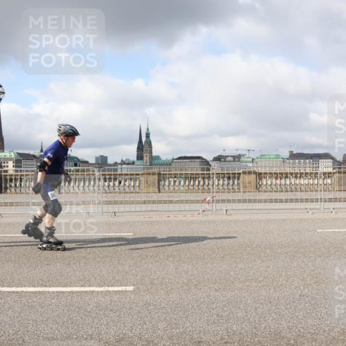 29.06.2025 - hella hamburg halbmarathon Lena Gebhardt http://msf.ph/oto/8298069 29.06.2025 09:06:19 Lombardsbrücke  meine-sportfotos.de