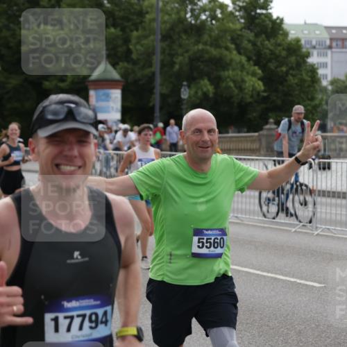 29.06.2025 - hella hamburg halbmarathon Jannik Wohlers http://msf.ph/oto/8298072 29.06.2025 10:36:54 Lombardsbrücke 1022, 1276, 1337, 1597, 1819, 2016, 2031, 2072, 2104, 2272, 2480, 2486, 3127, 4097, 4347, 4733, 5146, 5171, 5560, 5790, 5940, 6172, 6584, 7085, 7235, 7544, 7707, 7777, 7823, 8257, 8258, 8811, 8843, 9054, 9055, 9524, 10762, 10798, 11246, 11980, 12103, 12463, 12762, 12935, 13077, 13783, 14202, 14282, 14343, 14396, 14779, 14915, 15084, 16192, 16303, 16782, 16831, 17305, 17307, 17388, 17687, 17688, 17794, 17965, 18578, 18710 meine-sportfotos.de