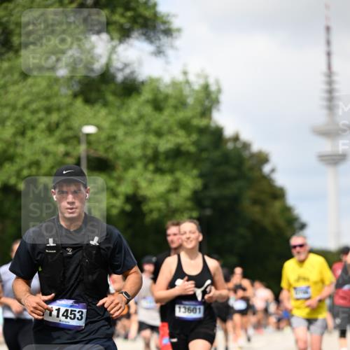 29.06.2025 - hella hamburg halbmarathon Dr. Thomas Lammeyer http://msf.ph/oto/8298117 29.06.2025 10:37:46 Kennedybrücke 1189, 1275, 1896, 1995, 2085, 2342, 2526, 2776, 3812, 4164, 4361, 4433, 4449, 4807, 5075, 5141, 5180, 5557, 5561, 5584, 5821, 5822, 5887, 6773, 6956, 6999, 7308, 7309, 7633, 7705, 8157, 8375, 8377, 8383, 8620, 8891, 9234, 9258, 9438, 9591, 9706, 9799, 9995, 10800, 11092, 11111, 11237, 11260 meine-sportfotos.de