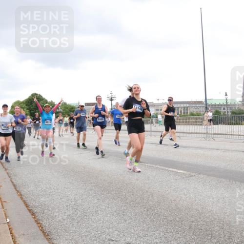 29.06.2025 - hella hamburg halbmarathon Lena Gebhardt http://msf.ph/oto/8298143 29.06.2025 10:56:15 Lombardsbrücke 190, 8533, 4836, 10640, 8305, 8005, 14142, 1047, 1113, 1738, 1909, 2095, 2793, 2915, 3257, 3268, 3675, 3676, 3953, 3987, 4083, 4265, 4354, 4470, 4473, 4836, 4896, 5237, 5306, 5580, 5693, 5757, 5994, 6055, 6056, 6113, 6494, 6594, 6690, 6968, 7025, 7028, 7090, 7307, 7516, 7616, 7711, 7969, 8005, 8108, 8110, 8305, 8517, 8532, 8533, 8606, 8766, 9383, 9435, 9606, 9838, 9861, 9865, 9948, 9953, 10449, 10555, 10569, 10640, 10740, 10784, 10987, 11903, 11962, 11963 meine-sportfotos.de
