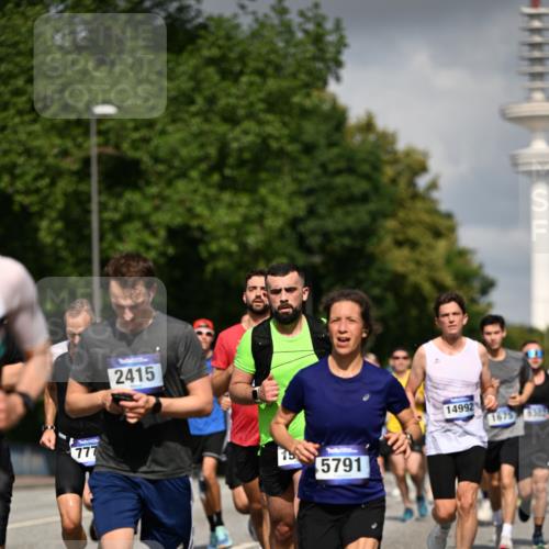 29.06.2025 - hella hamburg halbmarathon Dr. Thomas Lammeyer http://msf.ph/oto/8298144 29.06.2025 09:53:47 Kennedybrücke 1615, 1675, 1688, 1803, 1882, 2415, 2568, 2826, 3332, 3530, 4398, 4528, 4823, 5409, 5436, 5745, 5791, 5803, 6458, 6529, 6649, 7495, 7774, 8450, 8629, 8925, 9017, 9116, 9294, 9302, 9711, 9979, 10218, 10894, 10922, 11379 meine-sportfotos.de