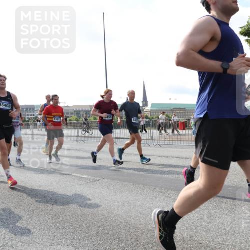 29.06.2025 - hella hamburg halbmarathon Lena Gebhardt http://msf.ph/oto/8298157 29.06.2025 09:59:21 Lombardsbrücke 17773, 416, 15408, 13912, 458, 5457, 1319, 1334, 1366, 1485, 1506, 1595, 1642, 1715, 1719, 1972, 2282, 2391, 2432, 2630, 2741, 2911, 3037, 3112, 3334, 3668, 3715, 4426, 4467, 4837, 4839, 5299, 5391, 5420, 5457, 5458, 5465, 5492, 5866, 6390, 6399, 6414, 6415, 6416, 6629, 7033, 7037, 7129, 7130, 7232, 7395, 7833, 7864, 8509, 8520, 8542, 8652, 8772, 8798, 8846, 8929, 9142, 9488, 9655, 9727, 9884, 9903, 9907, 9922, 9984, 10020, 10266, 10488, 11039 meine-sportfotos.de