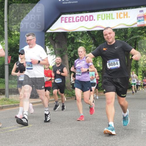 29.06.2025 - hella hamburg halbmarathon KatJ http://msf.ph/oto/8298199 29.06.2025 10:43:04 Zwischen KM18-KM19 5744, 6759, 6924 meine-sportfotos.de