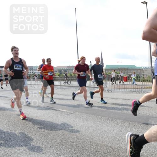 29.06.2025 - hella hamburg halbmarathon Lena Gebhardt http://msf.ph/oto/8298200 29.06.2025 09:59:21 Lombardsbrücke 17773, 39, 15408, 13912, 458, 5457, 1319, 1334, 1366, 1485, 1506, 1595, 1642, 1715, 1719, 1972, 2282, 2391, 2432, 2630, 2741, 2911, 3037, 3112, 3334, 3668, 3715, 4426, 4467, 4837, 4839, 5299, 5391, 5420, 5457, 5458, 5465, 5492, 5866, 6390, 6399, 6414, 6415, 6416, 6629, 7033, 7037, 7129, 7130, 7232, 7395, 7833, 7864, 8509, 8520, 8542, 8652, 8772, 8798, 8846, 8929, 9142, 9488, 9655, 9727, 9884, 9903, 9907, 9922, 9984, 10020, 10266, 10488, 11039 meine-sportfotos.de