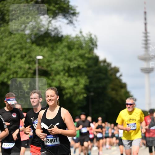29.06.2025 - hella hamburg halbmarathon Dr. Thomas Lammeyer http://msf.ph/oto/8298201 29.06.2025 10:37:47 Kennedybrücke 1189, 1275, 1896, 1995, 2085, 2342, 2526, 2776, 3264, 3345, 3812, 4361, 4433, 4449, 4807, 5075, 5141, 5180, 5557, 5561, 5584, 5821, 5822, 5887, 6515, 6516, 6956, 6999, 7027, 7308, 7309, 7633, 7705, 8157, 8349, 8375, 8377, 8383, 8401, 8620, 8891, 9234, 9258, 9438, 9591, 9706, 9799, 9995, 10800, 11092, 11111, 11237, 11260 meine-sportfotos.de