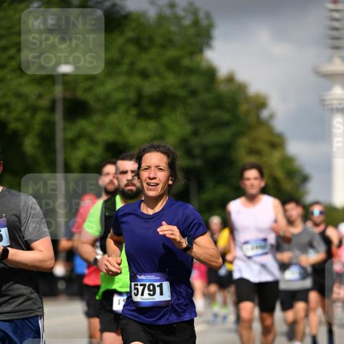 29.06.2025 - hella hamburg halbmarathon Dr. Thomas Lammeyer http://msf.ph/oto/8298228 29.06.2025 09:53:48 Kennedybrücke 1615, 1675, 1688, 1803, 1882, 2415, 2568, 2675, 2826, 3332, 3530, 4398, 4528, 4823, 5409, 5436, 5745, 5791, 5803, 6458, 6529, 6649, 7495, 7774, 8450, 8629, 8925, 9017, 9116, 9294, 9302, 9711, 9979, 10218, 10894, 10922, 11379 meine-sportfotos.de
