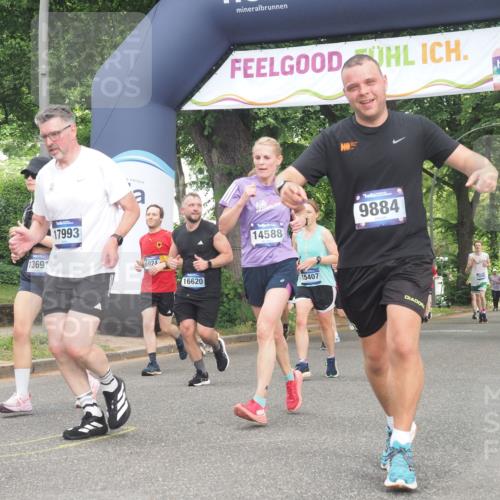 29.06.2025 - hella hamburg halbmarathon KatJ http://msf.ph/oto/8298249 29.06.2025 10:43:04 Zwischen KM18-KM19 5744, 6759, 6924 meine-sportfotos.de