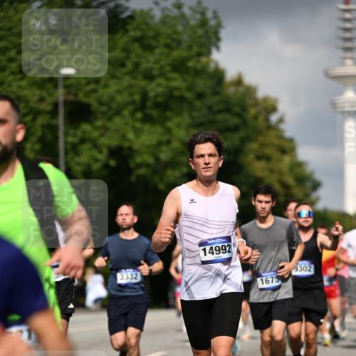 29.06.2025 - hella hamburg halbmarathon Dr. Thomas Lammeyer http://msf.ph/oto/8298293 29.06.2025 09:53:49 Kennedybrücke 1615, 1675, 1688, 1803, 1882, 2415, 2568, 2675, 2826, 3332, 3530, 4398, 4528, 4823, 5409, 5436, 5745, 5791, 5803, 6458, 6529, 6649, 7774, 8450, 8629, 9017, 9116, 9294, 9302, 9365, 9711, 9979, 10218, 10894, 10922, 11379 meine-sportfotos.de