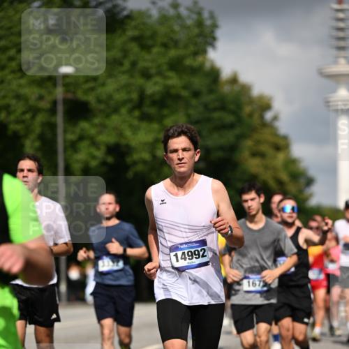 29.06.2025 - hella hamburg halbmarathon Dr. Thomas Lammeyer http://msf.ph/oto/8298306 29.06.2025 09:53:49 Kennedybrücke 1615, 1675, 1688, 1803, 1882, 2415, 2568, 2675, 2826, 3332, 3530, 4398, 4528, 4823, 5409, 5436, 5745, 5791, 5803, 6458, 6529, 6649, 7774, 8450, 8629, 9017, 9116, 9294, 9302, 9365, 9711, 9979, 10218, 10894, 10922, 11379 meine-sportfotos.de
