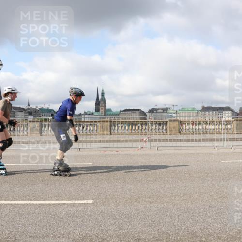 29.06.2025 - hella hamburg halbmarathon Lena Gebhardt http://msf.ph/oto/8298325 29.06.2025 09:06:19 Lombardsbrücke  meine-sportfotos.de