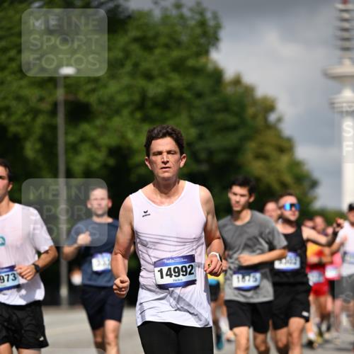 29.06.2025 - hella hamburg halbmarathon Dr. Thomas Lammeyer http://msf.ph/oto/8298381 29.06.2025 09:53:49 Kennedybrücke 1615, 1675, 1688, 1803, 1882, 2415, 2568, 2675, 2826, 3332, 3530, 4398, 4528, 4823, 5409, 5436, 5745, 5791, 5803, 6458, 6529, 6649, 7774, 8450, 8629, 9017, 9116, 9294, 9302, 9365, 9711, 9979, 10218, 10894, 10922, 11379 meine-sportfotos.de