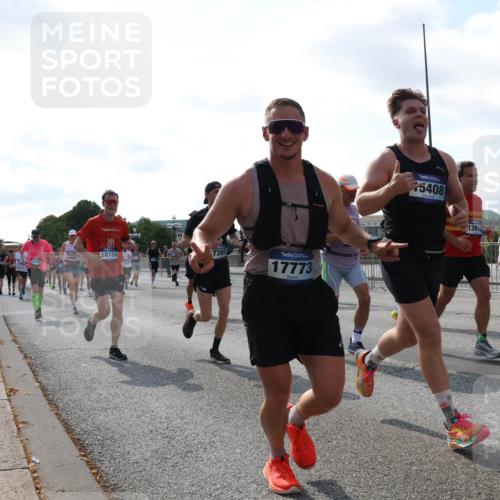 29.06.2025 - hella hamburg halbmarathon Lena Gebhardt http://msf.ph/oto/8298382 29.06.2025 09:59:22 Lombardsbrücke 18134, 7395, 17773, 5408, 13912, 1319, 1334, 1366, 1485, 1506, 1595, 1642, 1715, 1719, 1972, 2282, 2391, 2432, 2630, 2741, 2911, 3037, 3112, 3668, 3715, 4426, 4467, 4837, 4839, 5299, 5391, 5420, 5457, 5458, 5465, 5492, 5866, 6390, 6399, 6414, 6415, 6416, 6629, 7033, 7037, 7129, 7130, 7232, 7395, 7833, 7864, 8509, 8520, 8542, 8652, 8772, 8798, 8846, 8929, 9142, 9488, 9655, 9884, 9903, 9907, 9922, 9984, 10020, 10266, 10488, 11039 meine-sportfotos.de