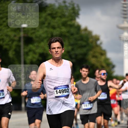 29.06.2025 - hella hamburg halbmarathon Dr. Thomas Lammeyer http://msf.ph/oto/8298409 29.06.2025 09:53:49 Kennedybrücke 1615, 1675, 1688, 1803, 1882, 2415, 2568, 2675, 2826, 3332, 3530, 4398, 4528, 4823, 5409, 5436, 5745, 5791, 5803, 6458, 6529, 6649, 7774, 8450, 8629, 9017, 9116, 9294, 9302, 9365, 9711, 9979, 10218, 10894, 10922, 11379 meine-sportfotos.de