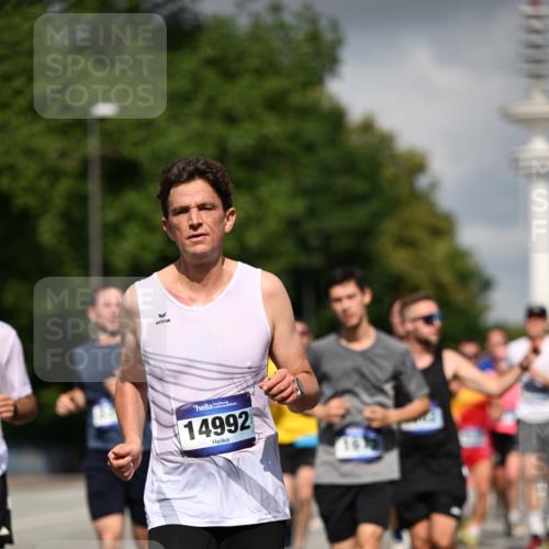 29.06.2025 - hella hamburg halbmarathon Dr. Thomas Lammeyer http://msf.ph/oto/8298464 29.06.2025 09:53:50 Kennedybrücke 1615, 1675, 1688, 1803, 1882, 2415, 2568, 2675, 2826, 3332, 3530, 4398, 4528, 4823, 5409, 5436, 5745, 5791, 5803, 6458, 6529, 6649, 7774, 8450, 8629, 9017, 9116, 9294, 9302, 9365, 9711, 9979, 10218, 10894, 10922, 11379 meine-sportfotos.de