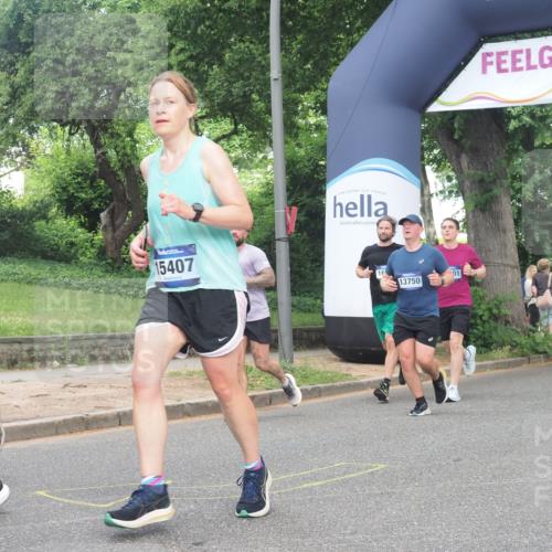 29.06.2025 - hella hamburg halbmarathon KatJ http://msf.ph/oto/8298484 29.06.2025 10:43:06 Zwischen KM18-KM19 6759, 6924 meine-sportfotos.de