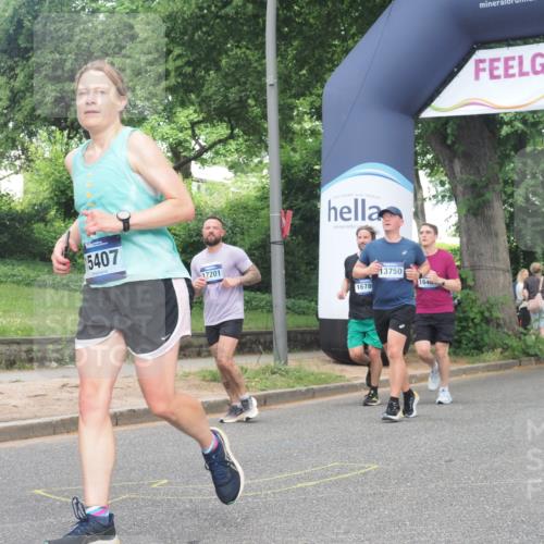 29.06.2025 - hella hamburg halbmarathon KatJ http://msf.ph/oto/8298518 29.06.2025 10:43:06 Zwischen KM18-KM19 6759, 6924 meine-sportfotos.de