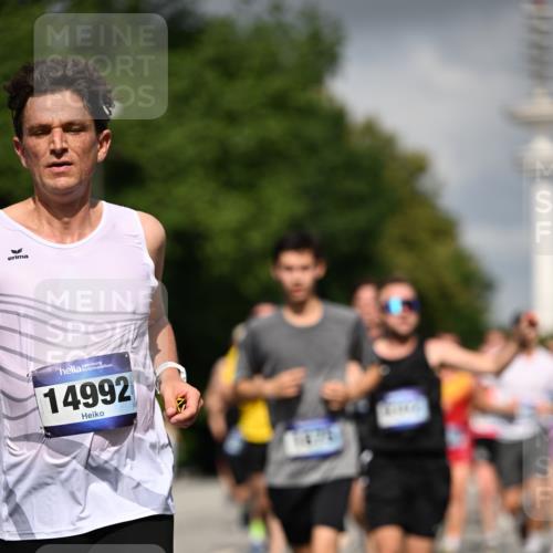 29.06.2025 - hella hamburg halbmarathon Dr. Thomas Lammeyer http://msf.ph/oto/8298555 29.06.2025 09:53:50 Kennedybrücke 1615, 1675, 1688, 1803, 1882, 2415, 2568, 2675, 2826, 3332, 3530, 4398, 4528, 4823, 5409, 5436, 5745, 5791, 5803, 6458, 6529, 6649, 7774, 8450, 8629, 9017, 9116, 9294, 9302, 9365, 9711, 9979, 10218, 10894, 10922, 11379 meine-sportfotos.de