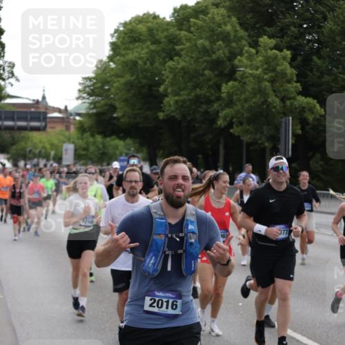 29.06.2025 - hella hamburg halbmarathon Jannik Wohlers http://msf.ph/oto/8298559 29.06.2025 10:36:58 Lombardsbrücke 1022, 1276, 1337, 1597, 1819, 2016, 2031, 2272, 2480, 2486, 2640, 4097, 4347, 4733, 5146, 5171, 5186, 5560, 5790, 5940, 6821, 6955, 7085, 7235, 7544, 7707, 7777, 7823, 8811, 8843, 9524, 10476, 10762, 10798, 11980, 12103, 12762, 12935, 13077, 13783, 14130, 14282, 14343, 14657, 14915, 15084, 16192, 16303, 16831, 16837, 17305, 17307, 17355, 17388, 17687, 17688, 17794, 17965, 18578, 18710, 18903 meine-sportfotos.de