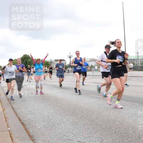 29.06.2025 - hella hamburg halbmarathon Lena Gebhardt http://msf.ph/oto/8298586 29.06.2025 10:56:16 Lombardsbrücke 1909, 8005, 8305, 8533, 52, 4836, 14142, 1047, 1113, 1738, 1909, 2095, 2793, 2915, 3257, 3268, 3520, 3675, 3676, 3953, 3987, 4083, 4265, 4354, 4470, 4473, 4836, 4896, 5237, 5306, 5580, 5693, 5757, 5994, 6055, 6056, 6113, 6494, 6594, 6690, 6968, 7025, 7028, 7090, 7307, 7516, 7616, 7711, 8005, 8108, 8110, 8305, 8517, 8532, 8533, 8606, 8766, 9383, 9435, 9606, 9838, 9861, 9865, 9948, 9953, 10449, 10555, 10569, 10640, 10740, 10784, 10987, 11962, 11963 meine-sportfotos.de