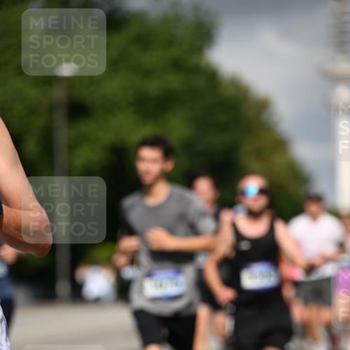 29.06.2025 - hella hamburg halbmarathon Dr. Thomas Lammeyer http://msf.ph/oto/8298626 29.06.2025 09:53:51 Kennedybrücke 1675, 1688, 1803, 1882, 2415, 2568, 2675, 2826, 3332, 3530, 4398, 4528, 4823, 5409, 5436, 5745, 5791, 5803, 6458, 6529, 6649, 7774, 8450, 8629, 9017, 9116, 9294, 9302, 9365, 9711, 9979, 10218, 10894, 10922, 11379 meine-sportfotos.de